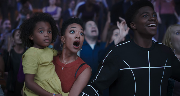 Harper Leigh-Alexander as Xosha James, Sonequa Martin-Green as Kamiyah James, Ceyair Wright as Darius James